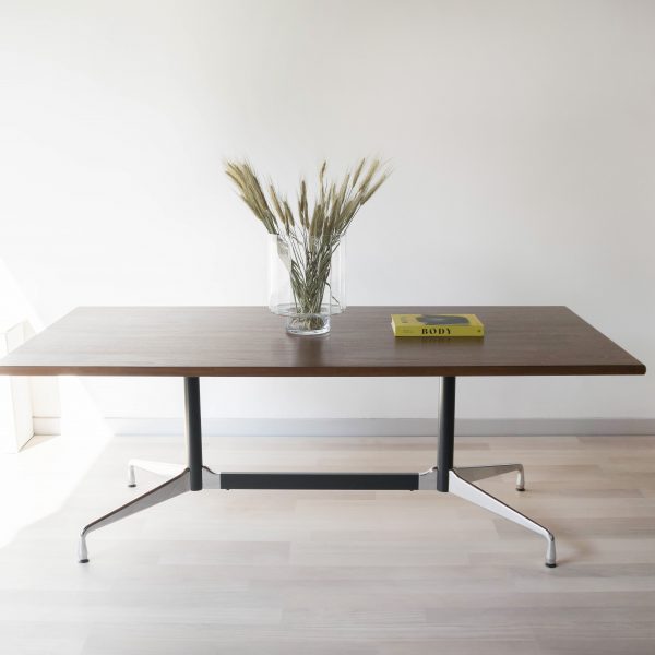 EAMES-VITRA-TABLE